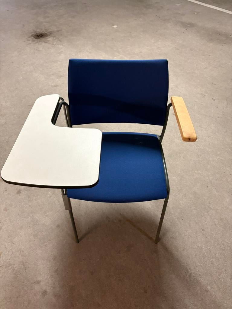 Stoel met schrijfplank/leesplank, Ophalen, Gebruikt, Blauw, Eén