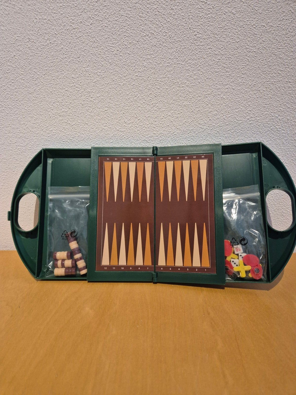 Reisspel: Backgammon en Boerderij Boter-Kaas-Eieren, Een of twee spelers, Ophalen of Verzenden, Gebruikt, Reisspel