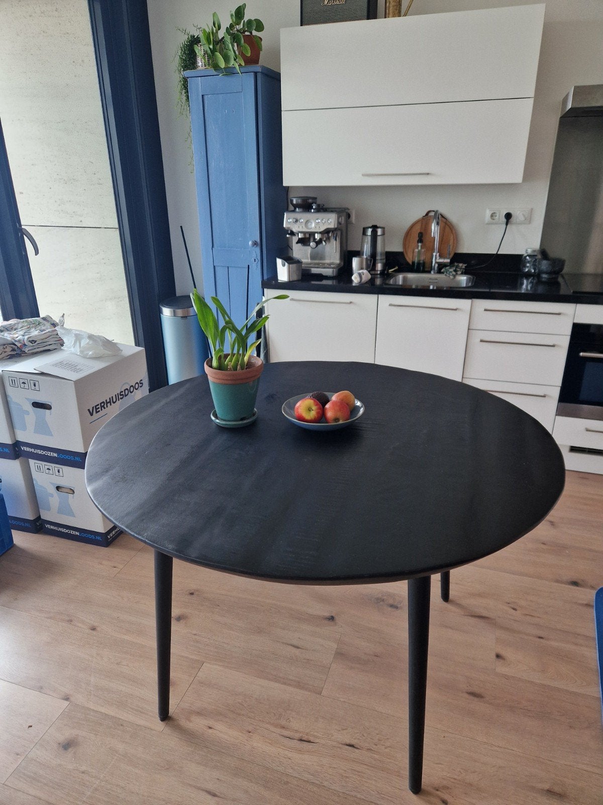 Ronde eettafel - Zwart mangohout - 2jr oud, Ophalen, Gebruikt, Rond, Modern