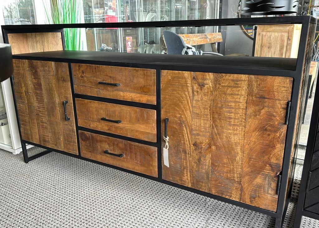 Dressoir industrieel mango hout, Ophalen, Overige materialen, Kringloopehb41@hotmail.com, Dressoir