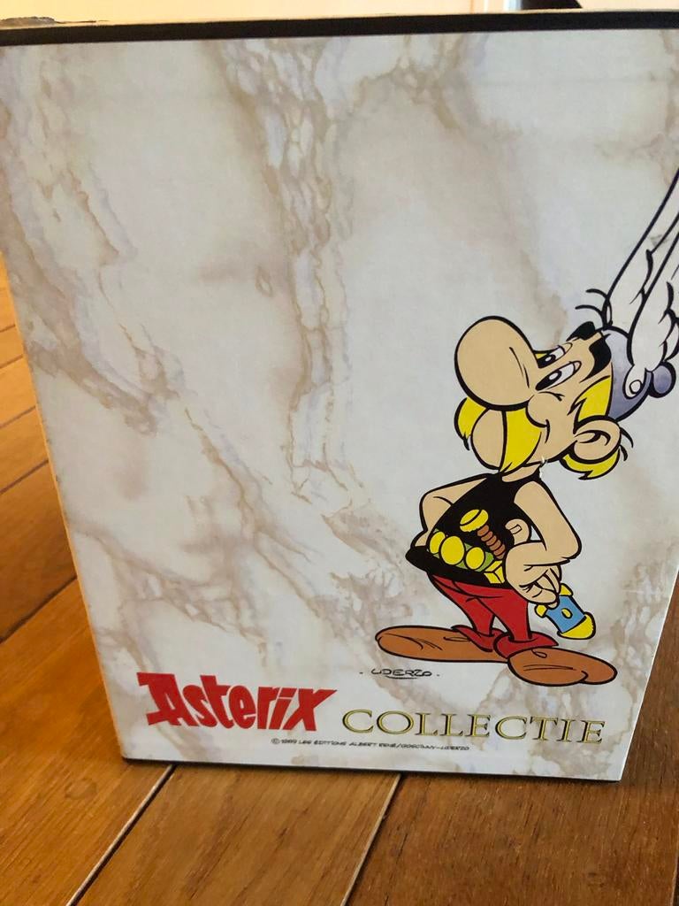 Asterix Complete Collectie in Collector Box, Boeken, Stripboeken, Complete serie of reeks, Ophalen, Zo goed als nieuw