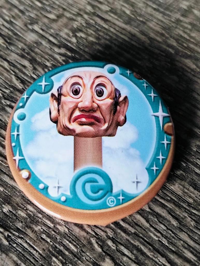 Efteling button - Langnek, Ophalen of Verzenden, Gebruikt, Button of Speldje