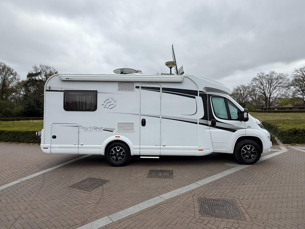 Sky Ti 650 MF-Fransbed-hoekkeuken-XL zithoek-2016-Izgst!!, Bedrijf, Diesel, 6 tot 7 meter, Tot en met 4
