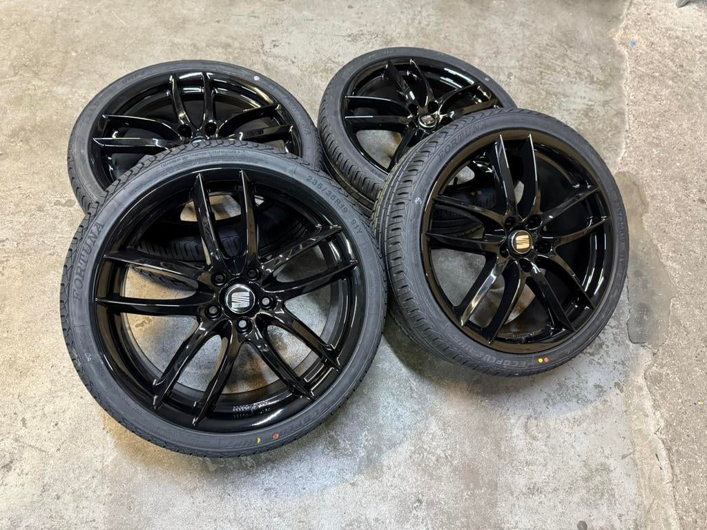 ✅19 inch Seat velgen 5x112 Leon FR Cupra Exeo Altea Alhambra, Auto-onderdelen, Banden en Velgen, Gebruikt, Banden en Velgen, 235 mm