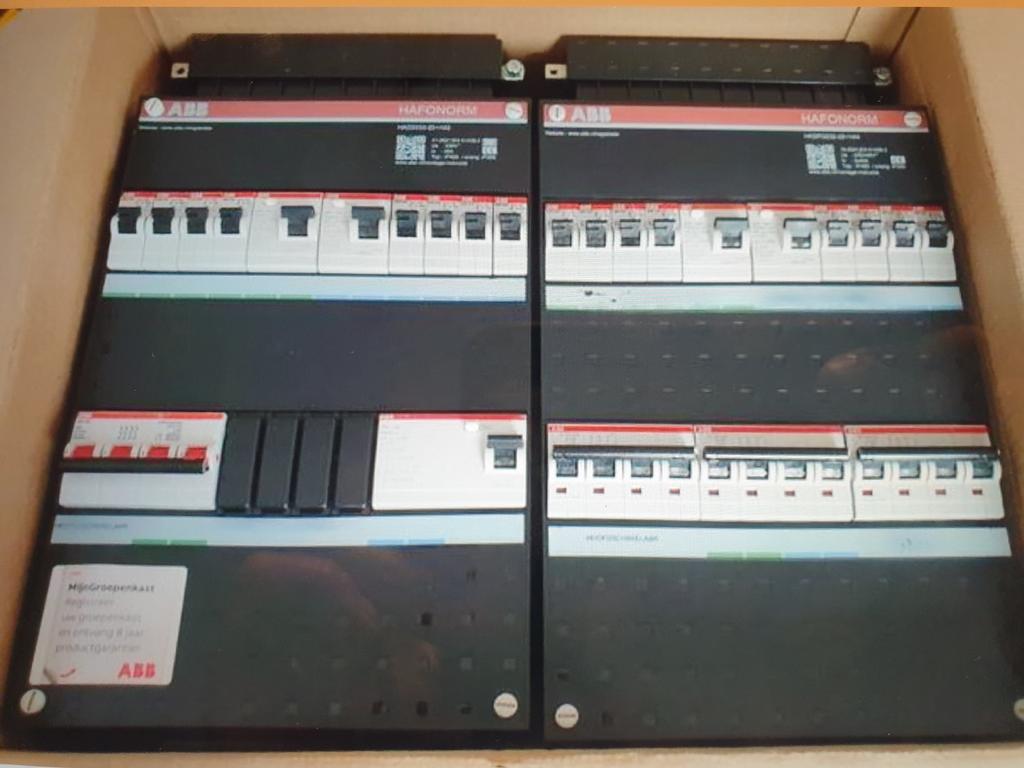 Dubbele ABB meterkast 1,2,3 fase groepen,beltrafo,25%korting, Doe-het-zelf en Verbouw, Elektra en Kabels, Zo goed als nieuw, Overige typen