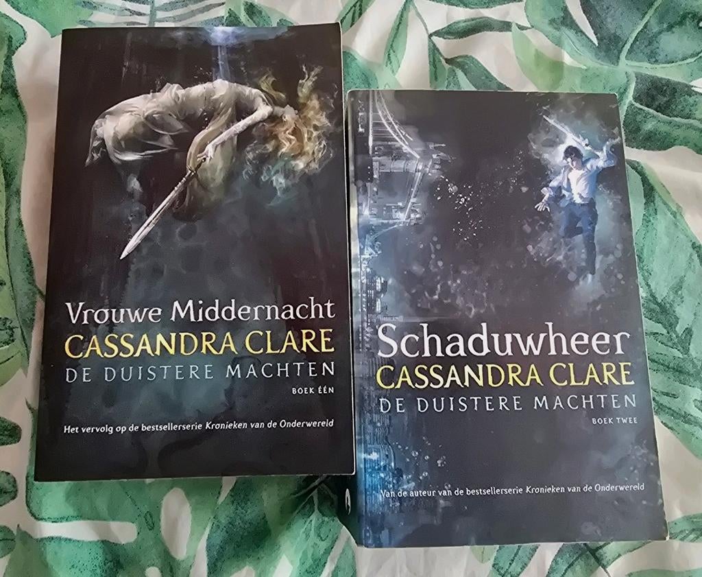 Cassandra Clare: Vrouwe Middernacht + Schaduwheer, pb NL, Ophalen of Verzenden