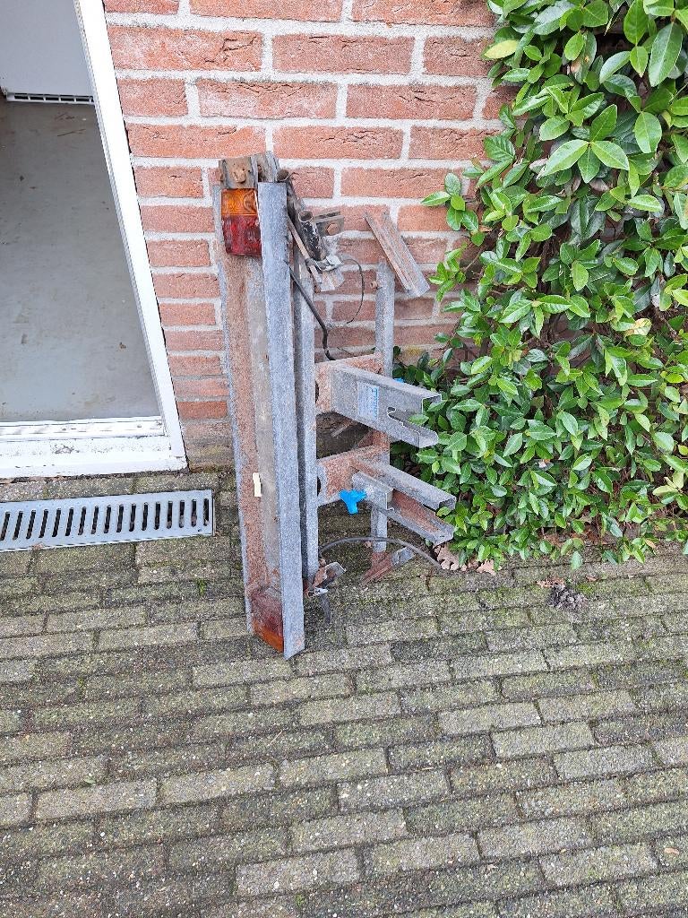 Fietsendrager met klem op crank, Ophalen, Gebruikt, Elektrische fiets, 2 fietsen