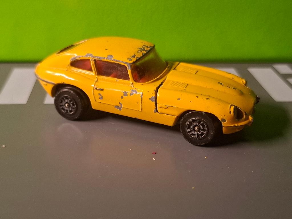 Corgi Juniors - Jaguar E-type 2+2 [geel] 1/60, Ophalen of Verzenden, Gebruikt, Auto
