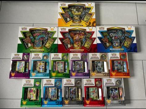 Pokémon 20th Anniversary Set, Hobby en Vrije tijd, Verzamelkaartspellen | Pokémon, Ophalen, Nieuw