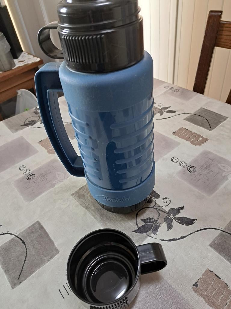 Thermosfles met 2 bekers, Ophalen of Verzenden