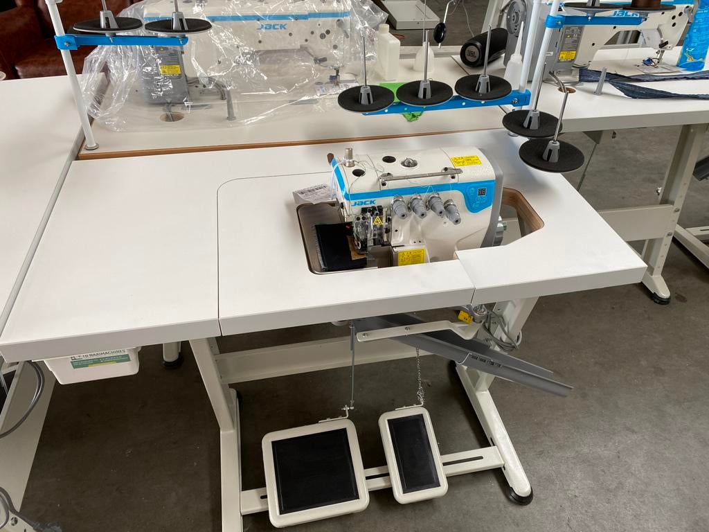 Industriele lockmachine overlock jack e4s 5draad nieuw 220v, Hobby en Vrije tijd, Naaimachines en Toebehoren, Overige merken, Nieuw