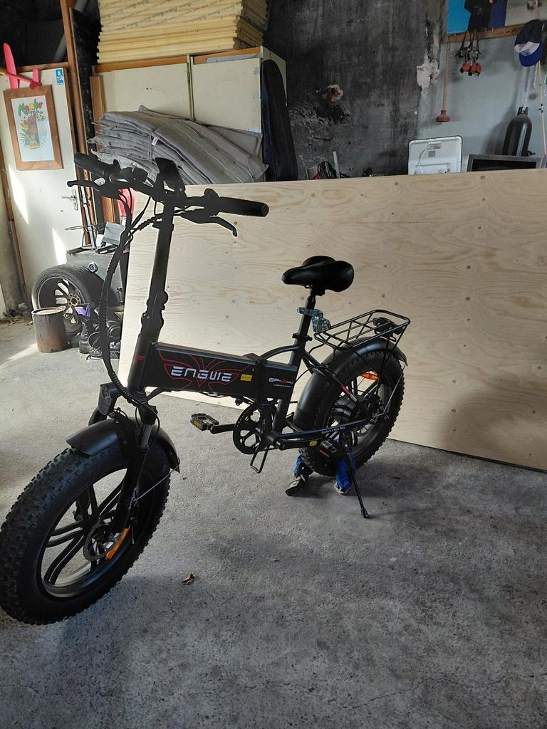 Enguie bike, Fietsen en Brommers, Elektrische fietsen, Zo goed als nieuw, Overige merken, 30 tot 50 km per accu, Ophalen