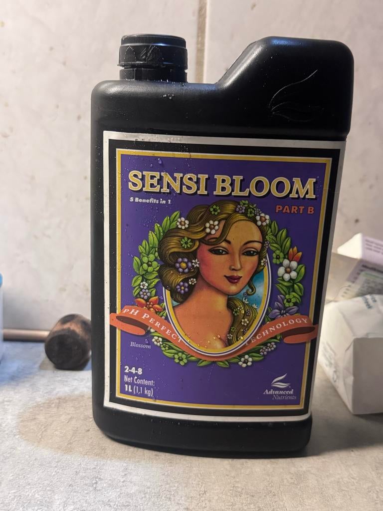 Advanced Nutrients Sensi Bloom Part A en B, Ophalen of Verzenden, Gebruikt