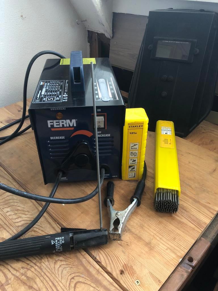 Ferm WEM1024 Lasapparaat - Complete Set - Stanley Elektroden, Ophalen, Zo goed als nieuw, Minder dan 150 ampère, Elektroden