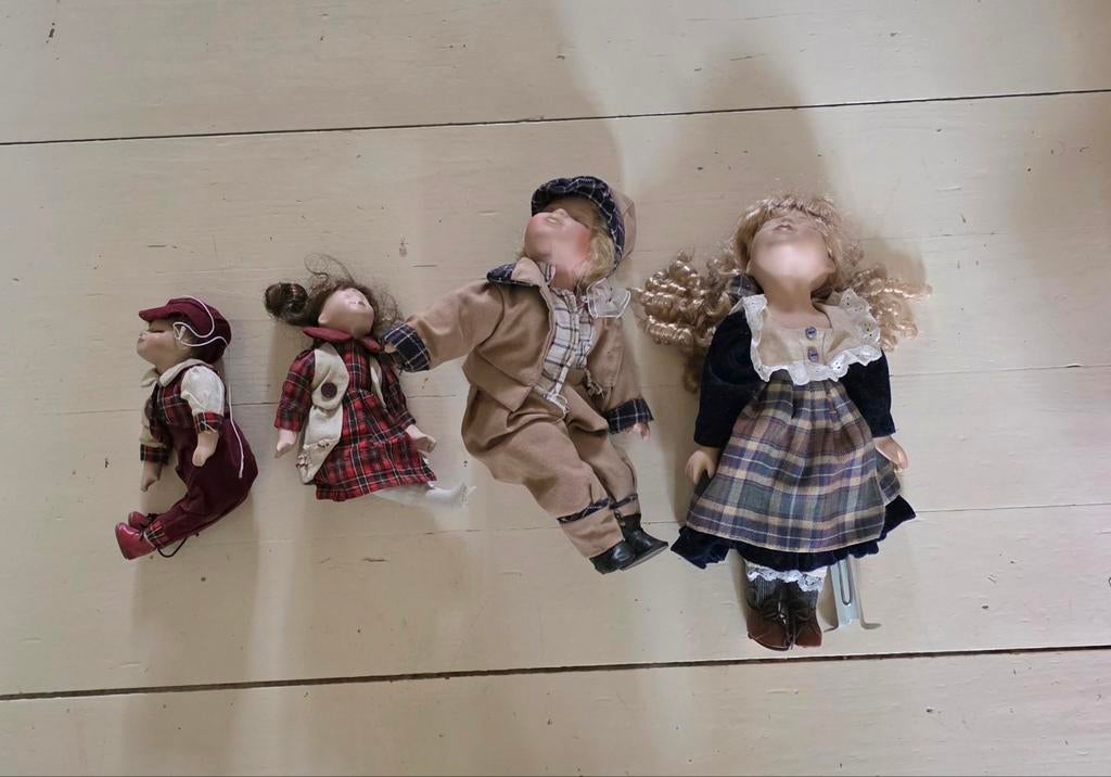 4 poppen Kissing dols porseleinen hoofdjes, Verzamelen, Poppen, Ophalen of Verzenden, Gebruikt, Pop