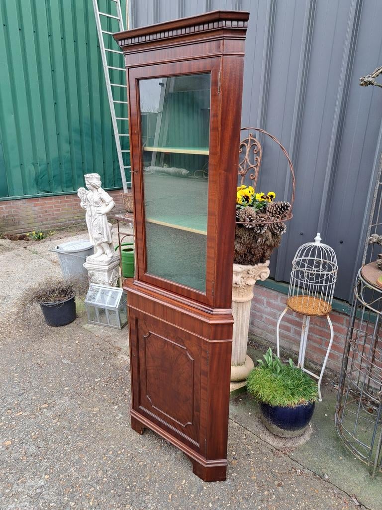 Klassiek hoek vitrine, servies kast afm. 47 x 47cm en 185cm, Huis en Inrichting, Kasten | Vitrinekasten, Ophalen, Zo goed als nieuw