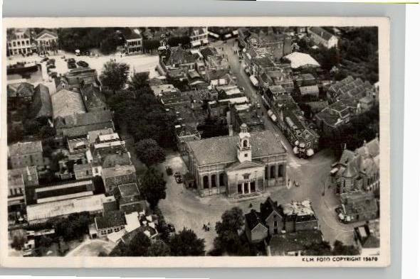 Assen kerkplein en Marktstraat  KLM luchtfoto 1952