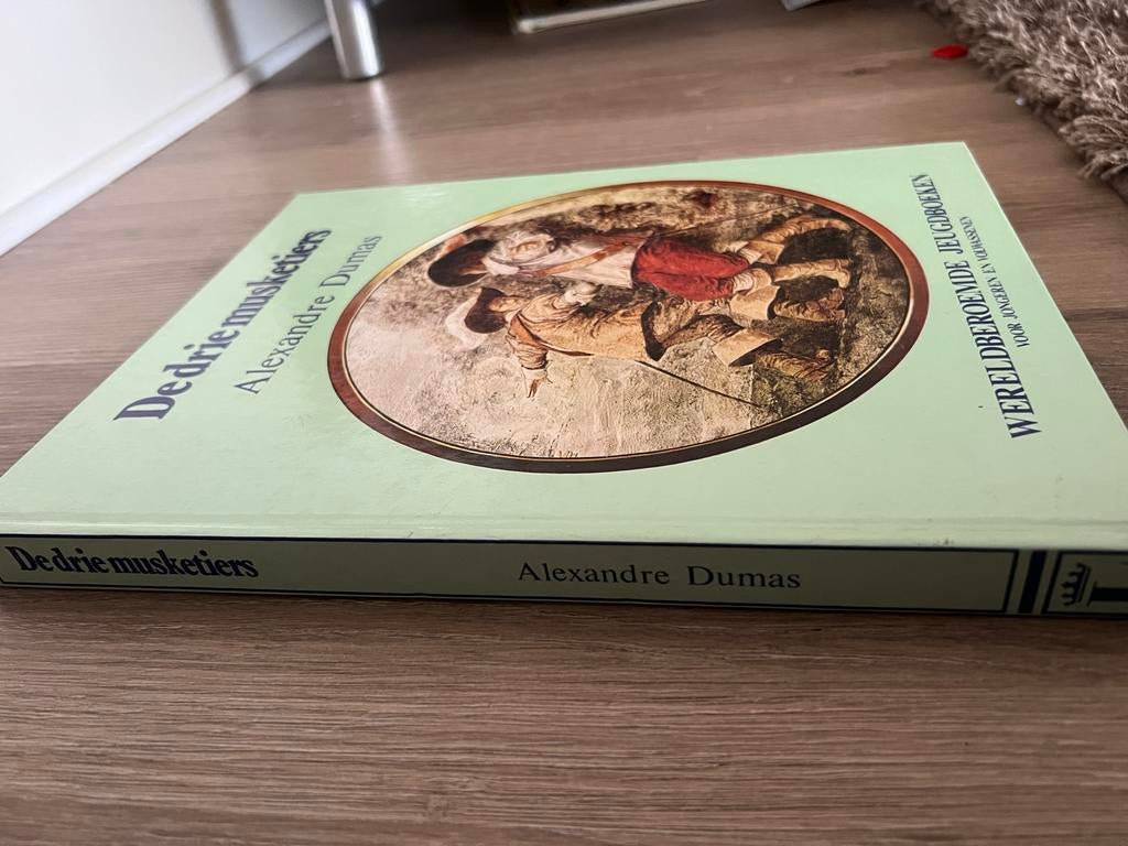 De Drie Musketiers - Alexandre Dumas, Ophalen of Verzenden, Gelezen, Nederland