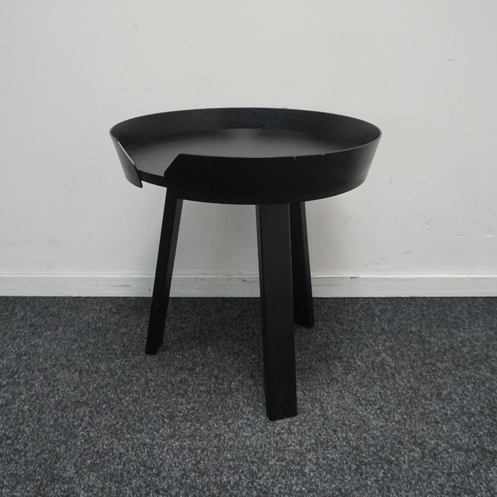 Muuto Around Coffee Table Small Bijzettafel Zwart | Hout, Huis en Inrichting, 45 tot 60 cm, Minder dan 55 cm, Gebruikt, -