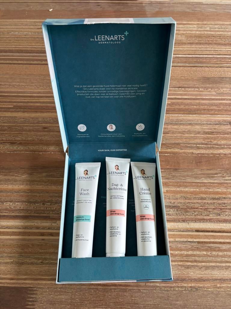 Nieuwe luxe Drs Leenarts skincare set, Ophalen of Verzenden, Nieuw, Gehele gezicht, Verzorging