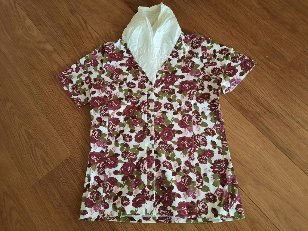 Mooie top / blouse met dierlijke kraag Maat: M, Ophalen of Verzenden