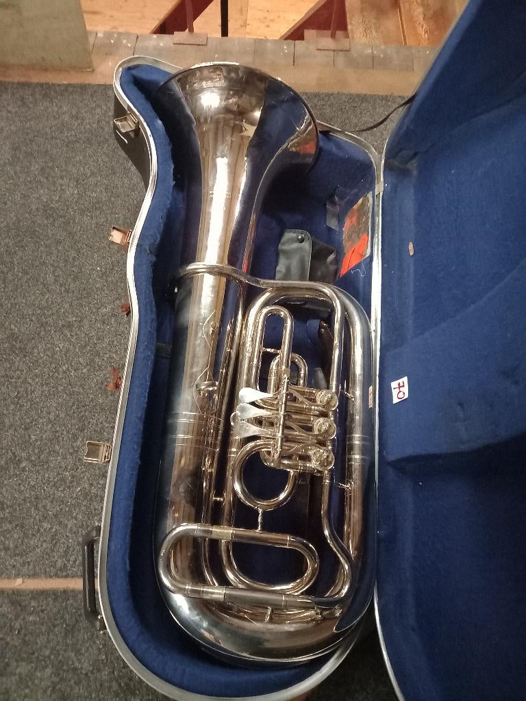 esbas, Ophalen, Gebruikt, Es-tuba, Met koffer of draagtas