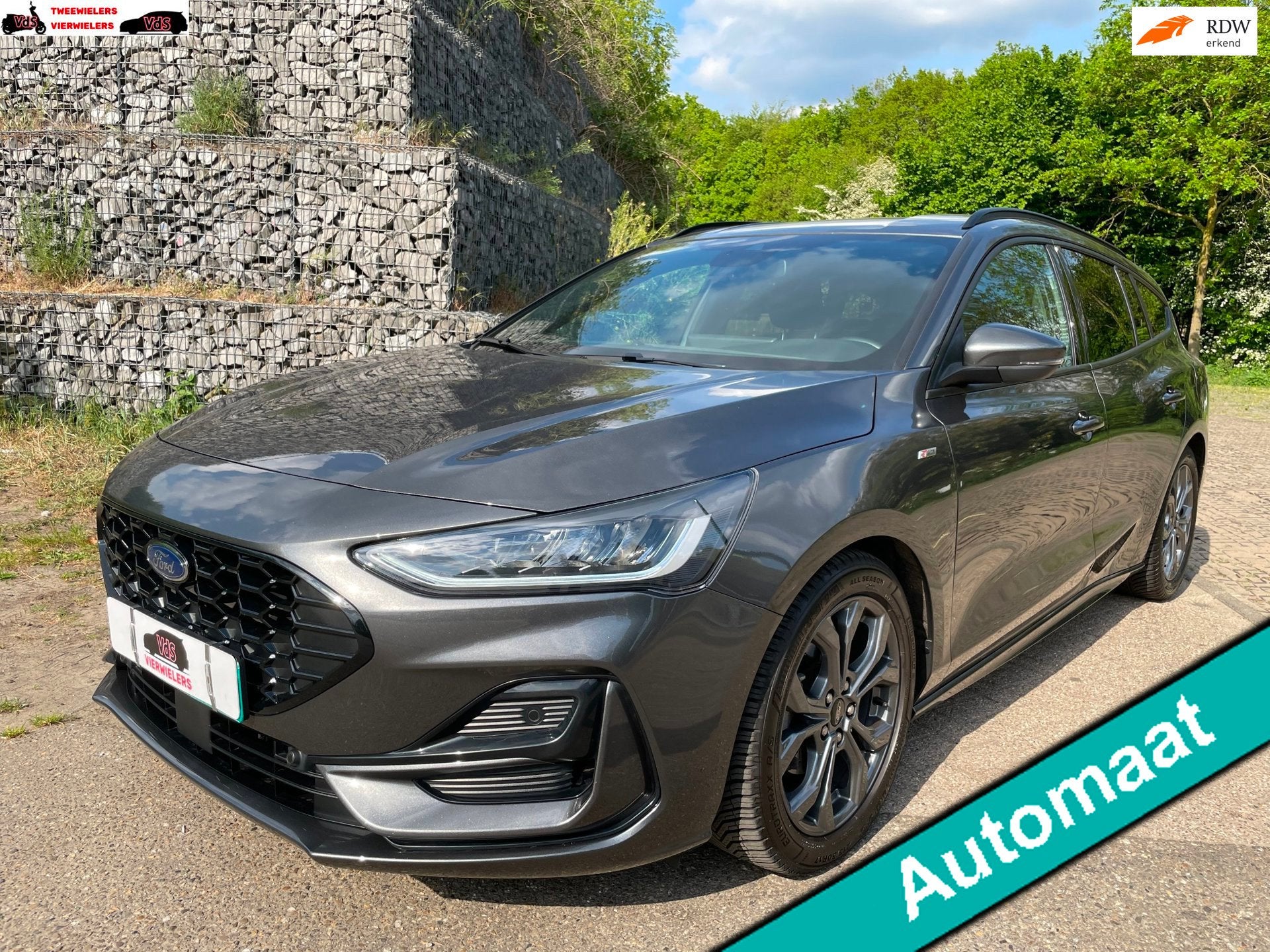 Ford Focus 1.0 EcoBoost Hybrid ST Line CarPlay Virtual Drive, Stof, Gebruikt, 19 km/l, 3 cilinders