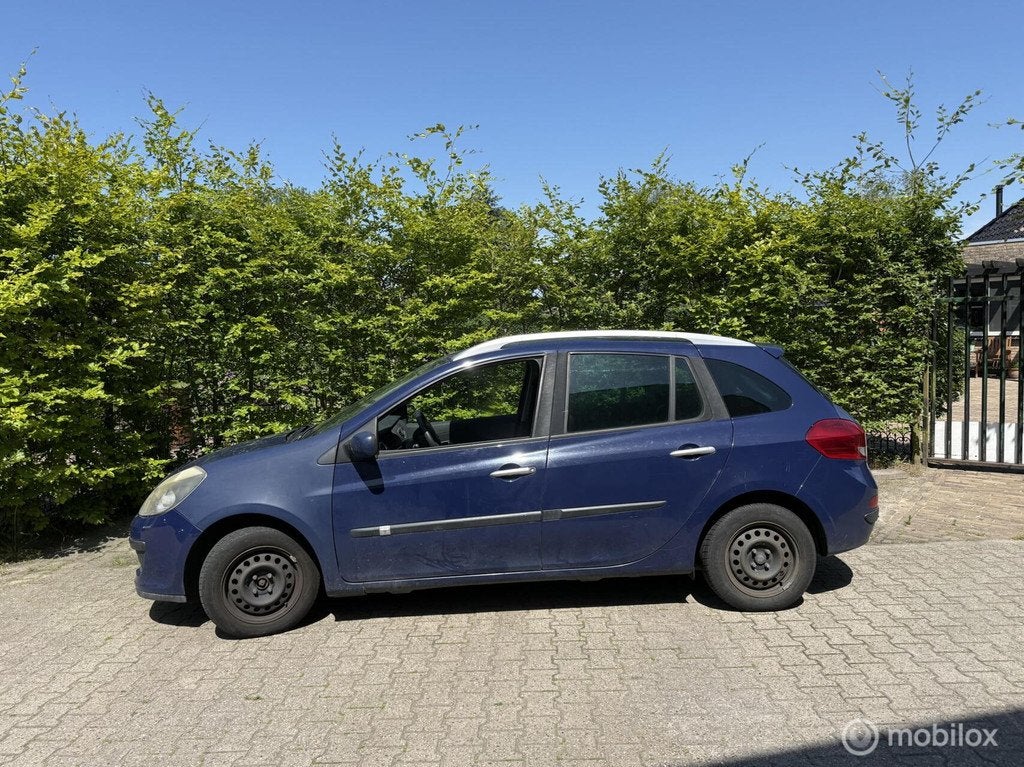 Renault Clio Estate 1.2 TCE Sélection Business, Voorwielaandrijving, Gebruikt, Zwart, 4 cilinders