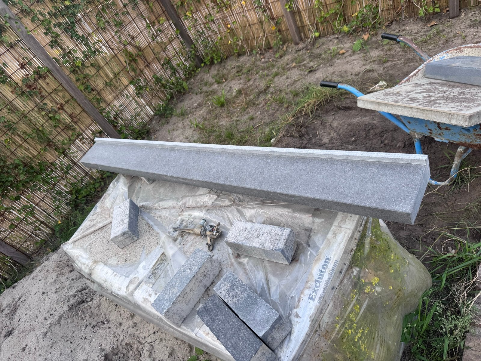 Natuursteen onderdorpel 167 cm lang, Doe-het-zelf en Verbouw, Hout en Planken, Ophalen, Gebruikt, Minder dan 200 cm, Overige typen