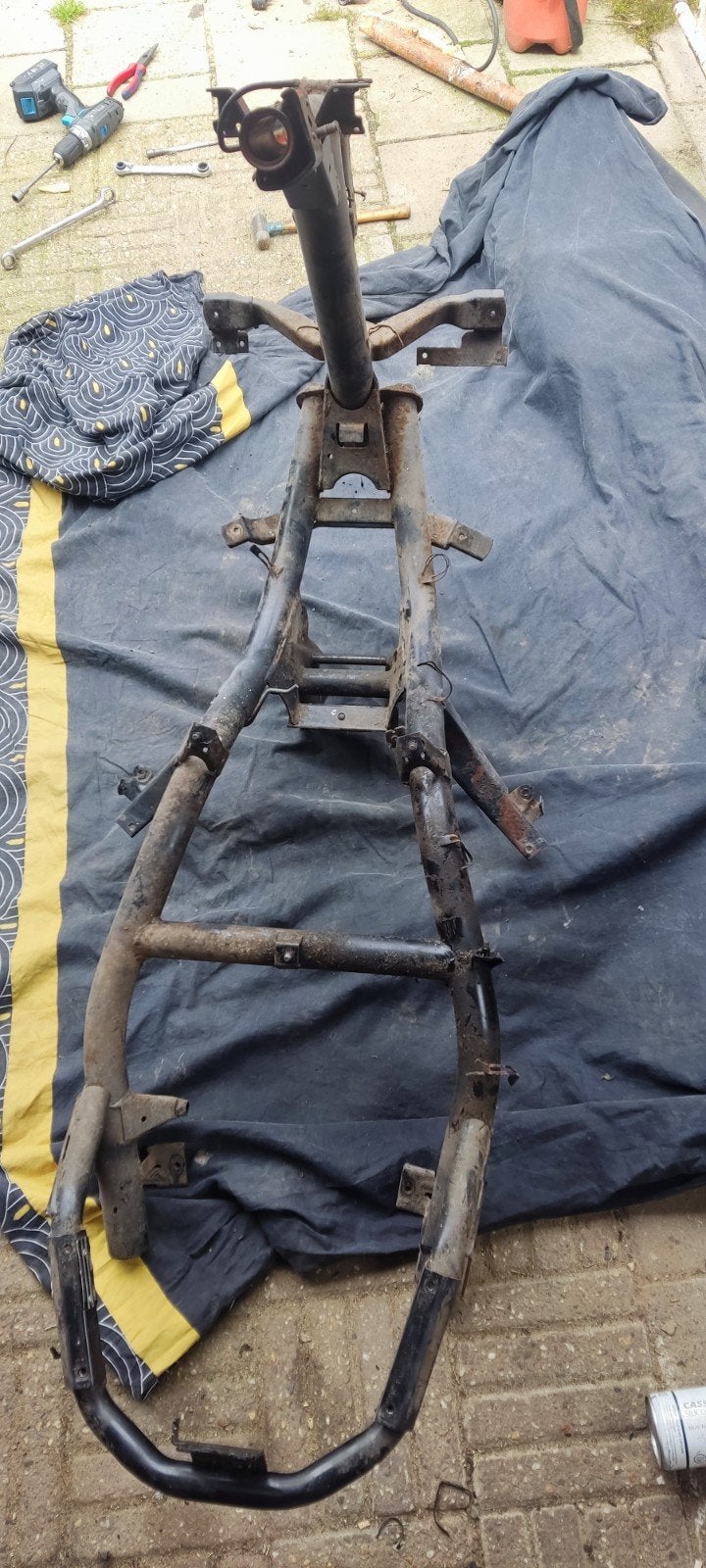 Elyseo frame, Ophalen