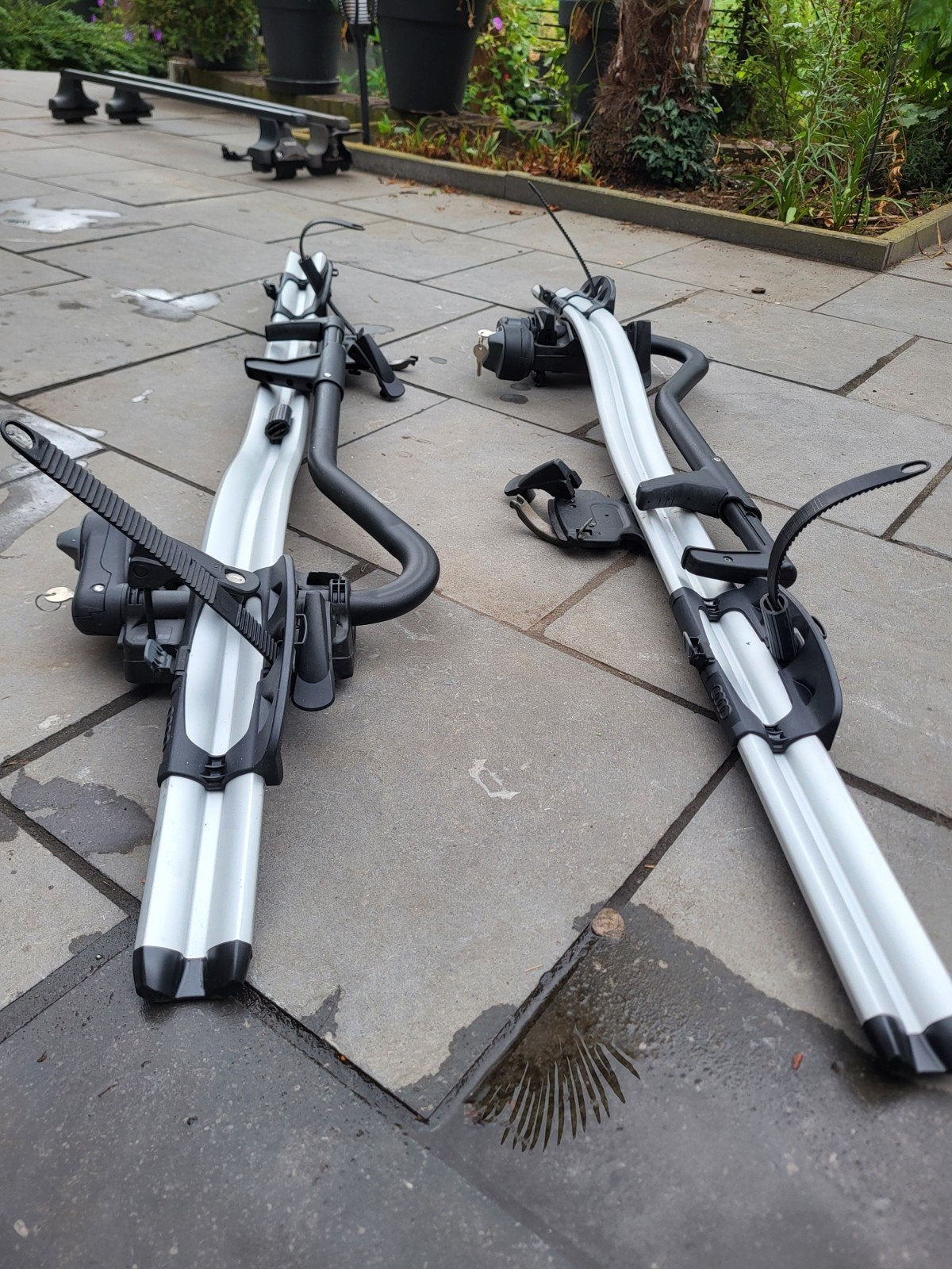 Thule fietsendragers (2 stuks), Auto diversen, Dakdragers, Ophalen, Zo goed als nieuw