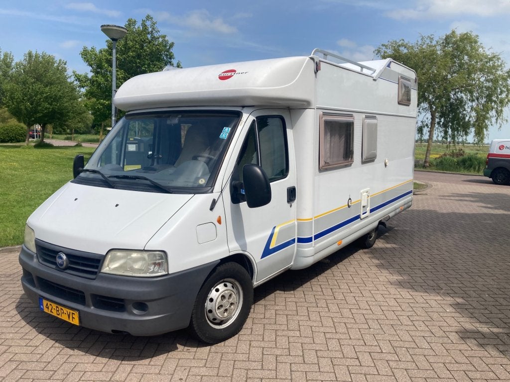 Bürstner Bürstner T607 (1047331), Caravans en Kamperen, Chemisch toilet, Koelkast, Ringverwarming, Fiat