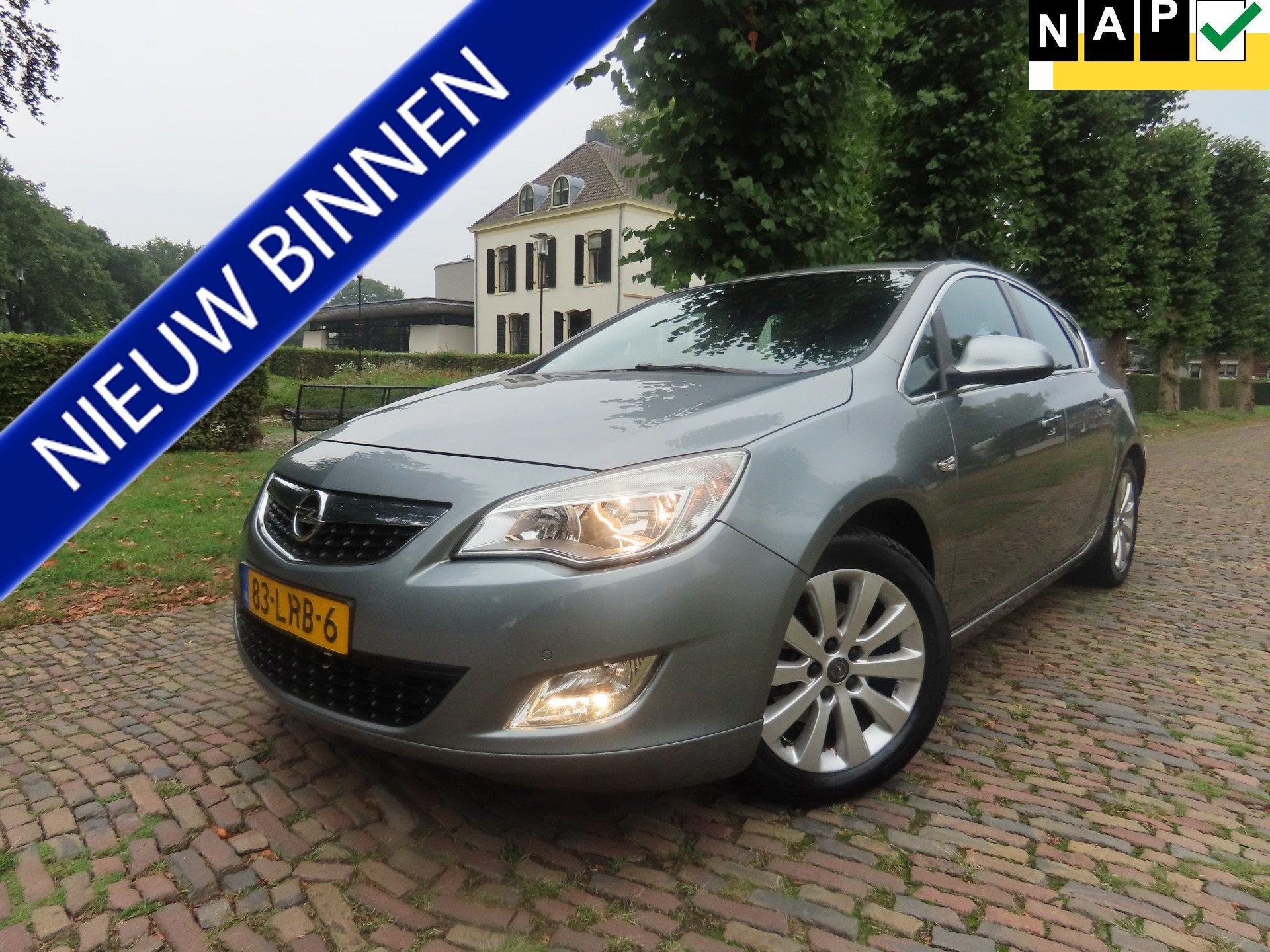 Opel Astra 1.6 Turbo Cosmo 180 PK! Climatecontrol Cruisecont, Voorwielaandrijving, Gebruikt, Zwart, 4 cilinders