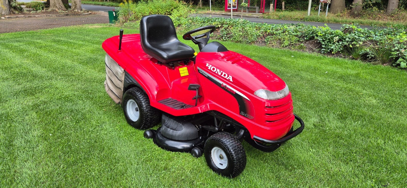 Nette Honda HF2417 Zitmaaier, Grasmaaier, Tuin en Terras, Grasmaaiers, Ophalen, Zo goed als nieuw, Honda, Opvangbak