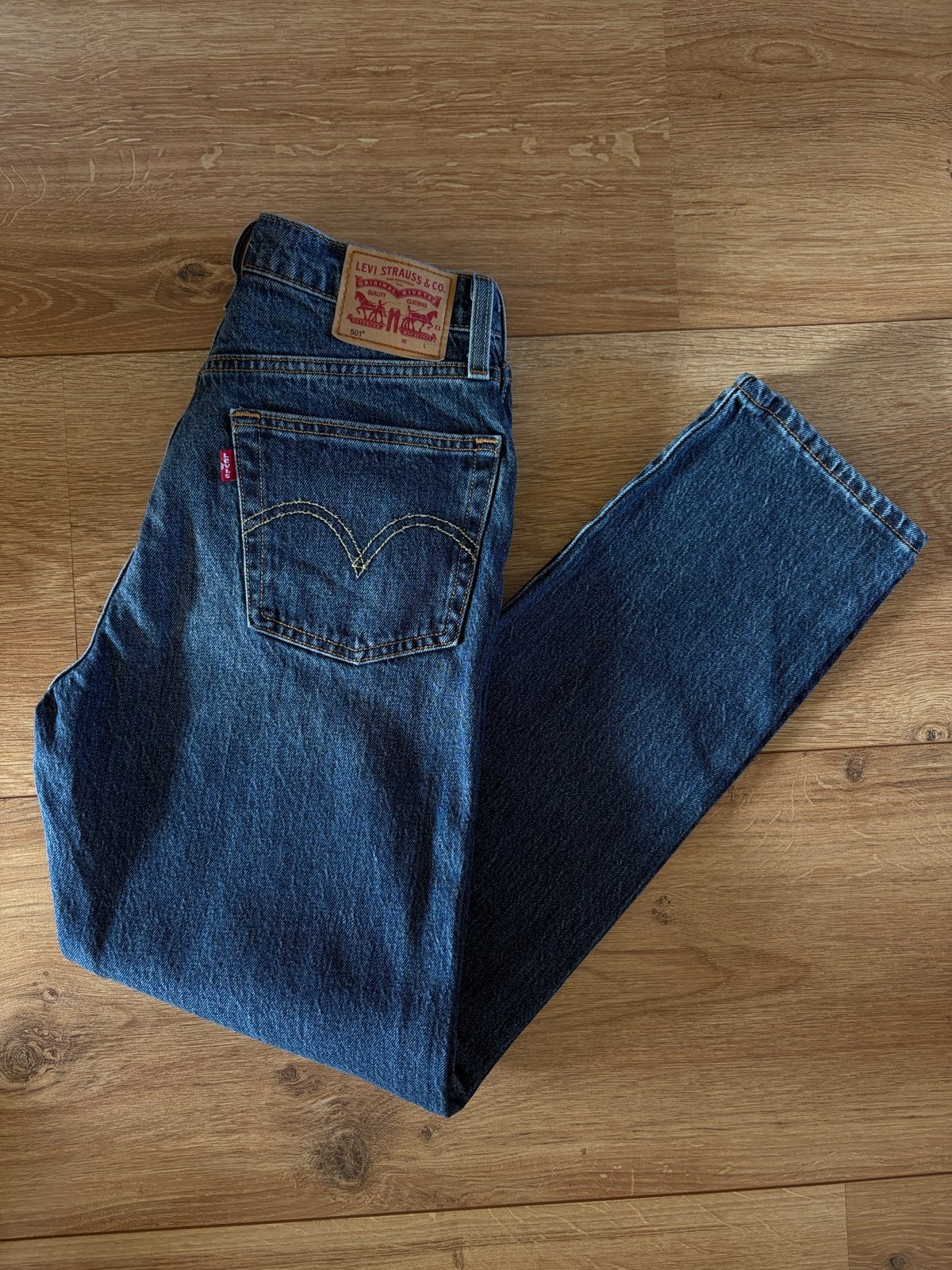 Levi's 501 jeans Crop blauw maat W27 L30, Ophalen of Verzenden, Zo goed als nieuw, Blauw, W27 (confectie 34) of kleiner