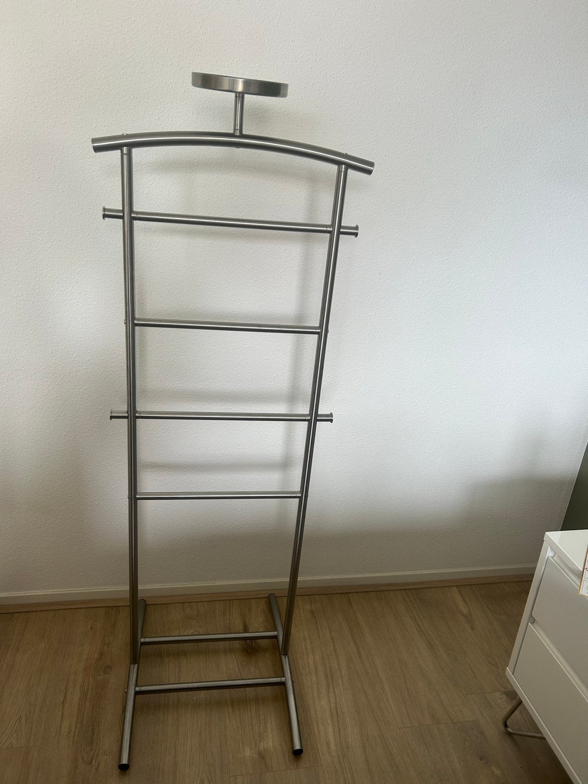 Metalen kledingstandaard / dressboy / valet stand, Ophalen, Zo goed als nieuw, Metaal
