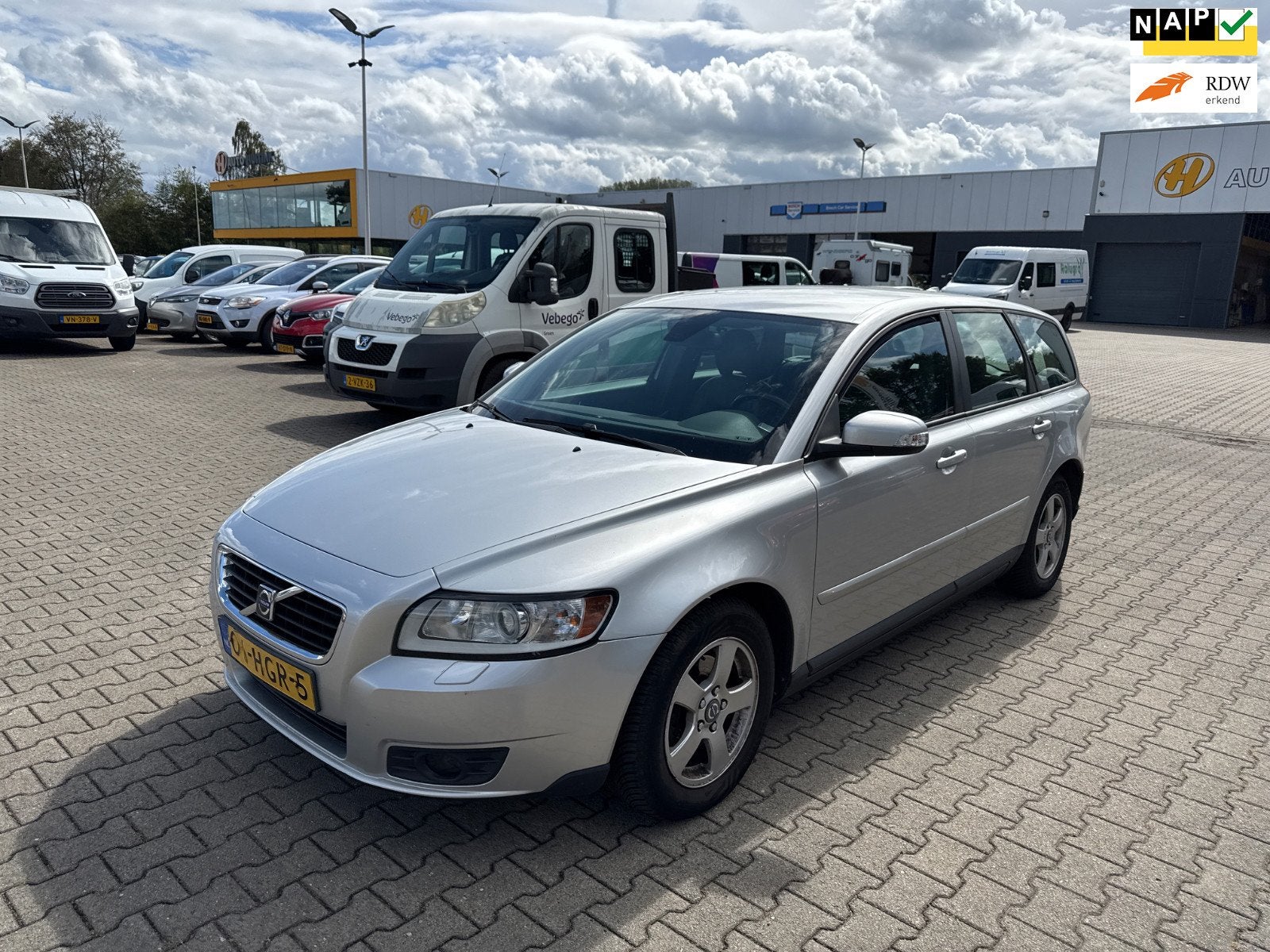 Volvo V50 1.8 Edition I AIRCO/LEER/CRUISE/RIJDT GOED/APK2027, Voorwielaandrijving, 125 pk, Gebruikt, Zwart