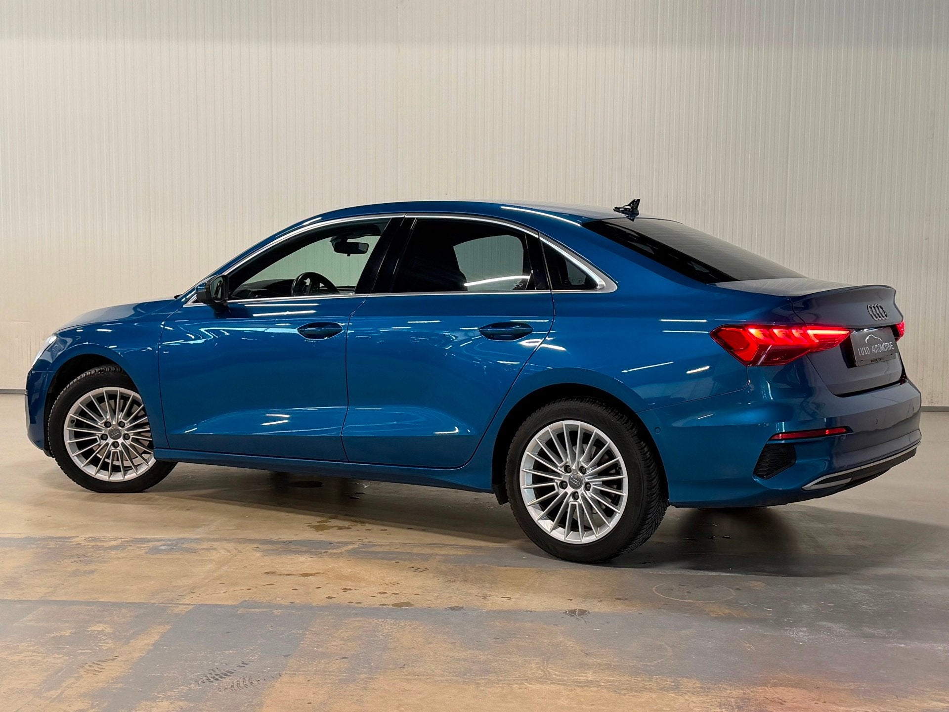 Audi A3 Limousine 35 TFSI Business edition | NAP | ACC | LED, 4 cilinders, 150 pk, Blauw, Origineel Nederlands
