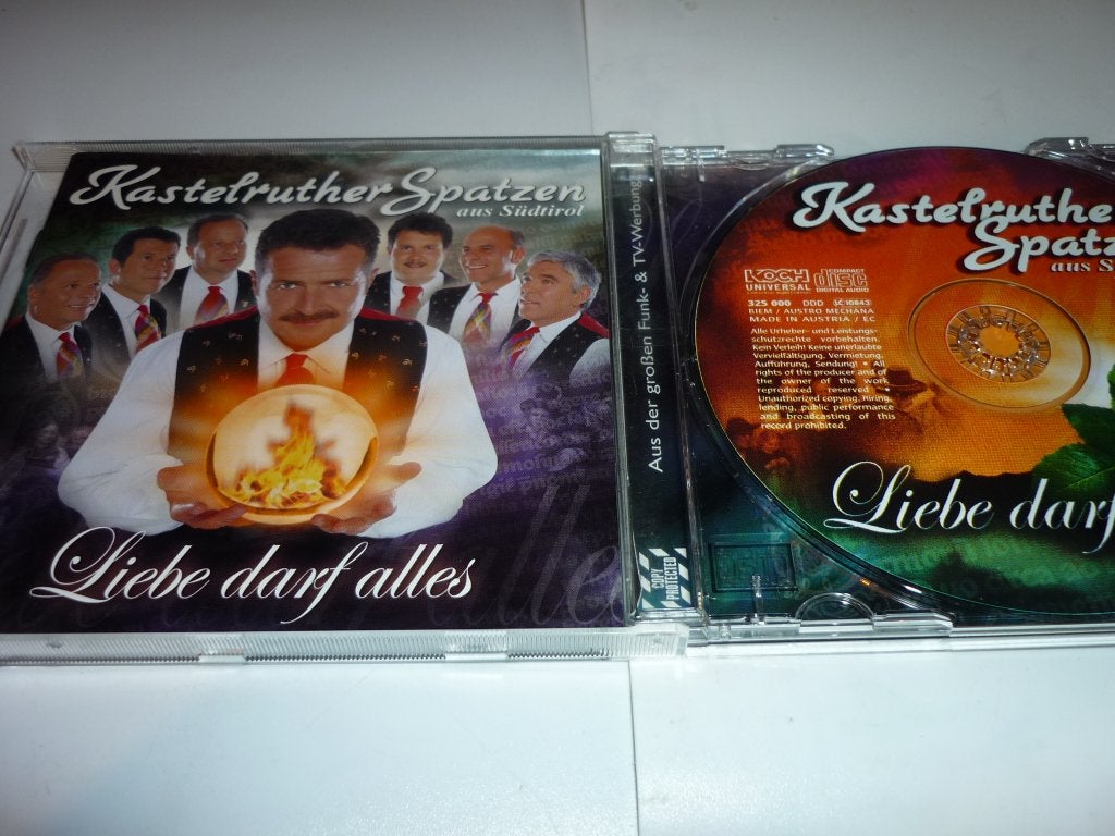 Kastelruther Spatzen - Liebe darf alles (CD), Inclusief boekje, Schlager, Ophalen of Verzenden, Zo goed als nieuw