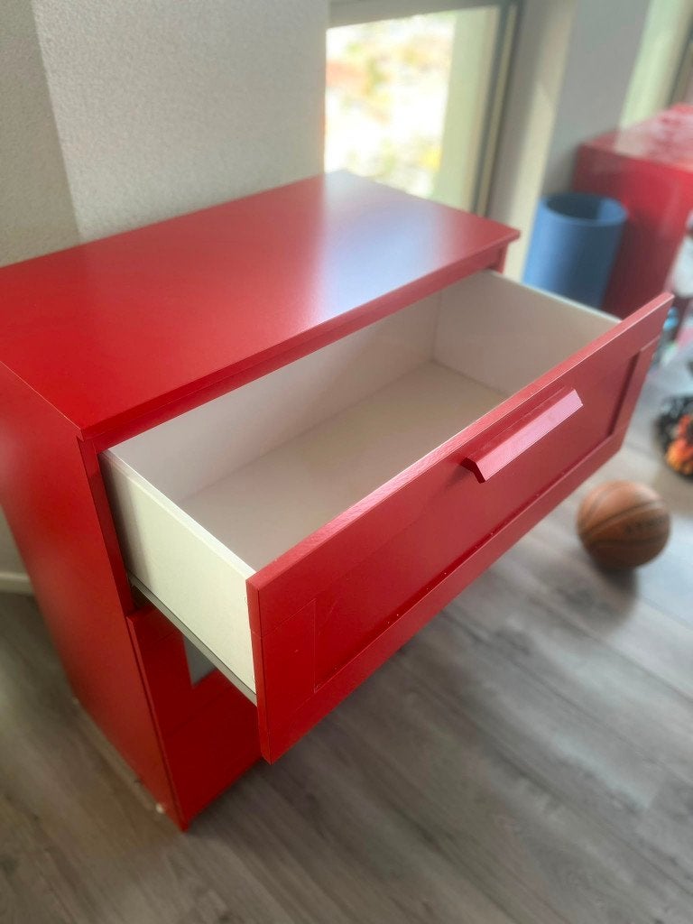 Foto 4 van IKEA BRIMNES ladekast – rood met matglas – 3 laden