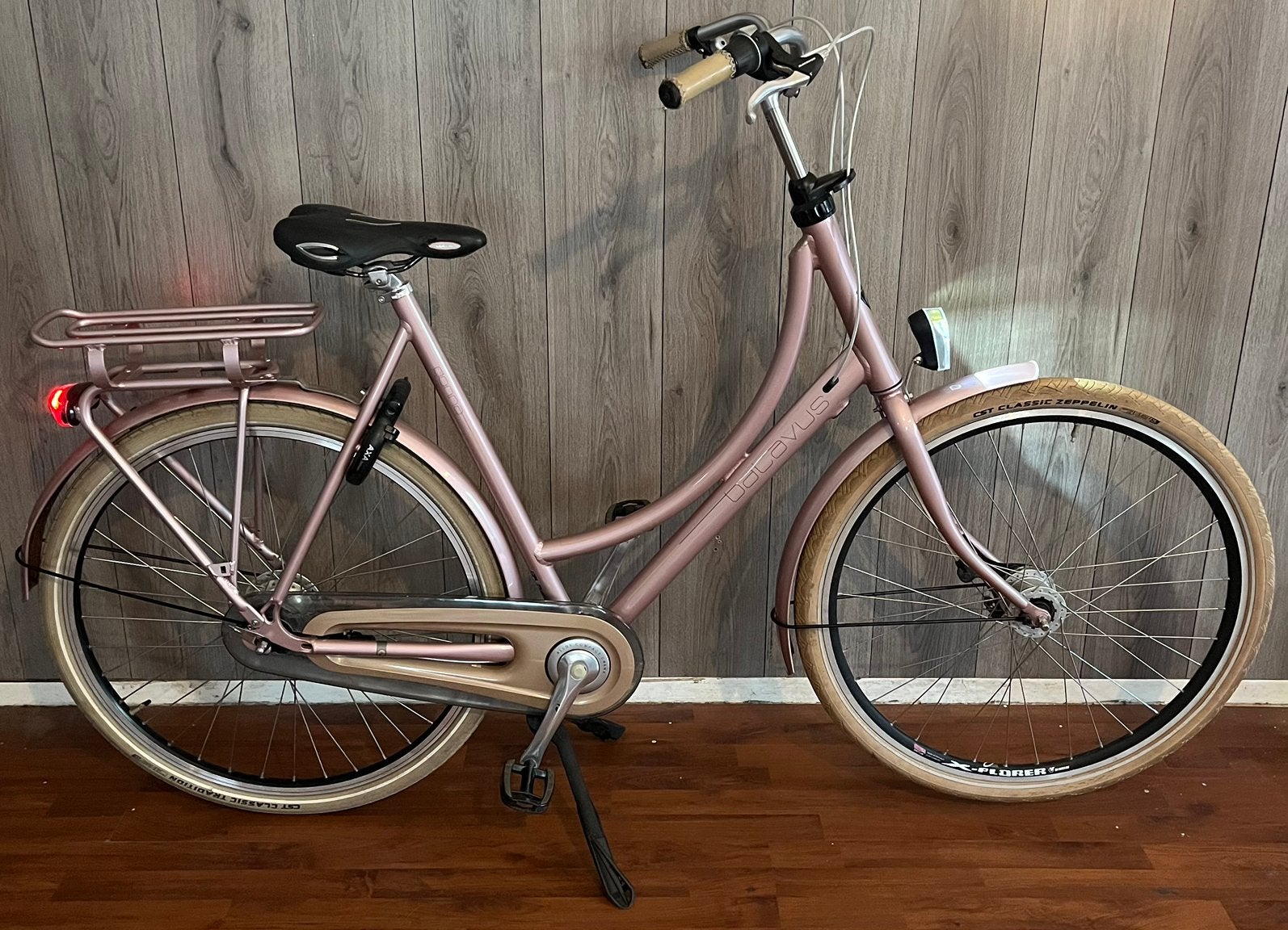 Damesfiets/herenfiets, Batavus donna, D62 , 28inch, 7V., Ophalen, Zo goed als nieuw, Batavus, Versnellingen