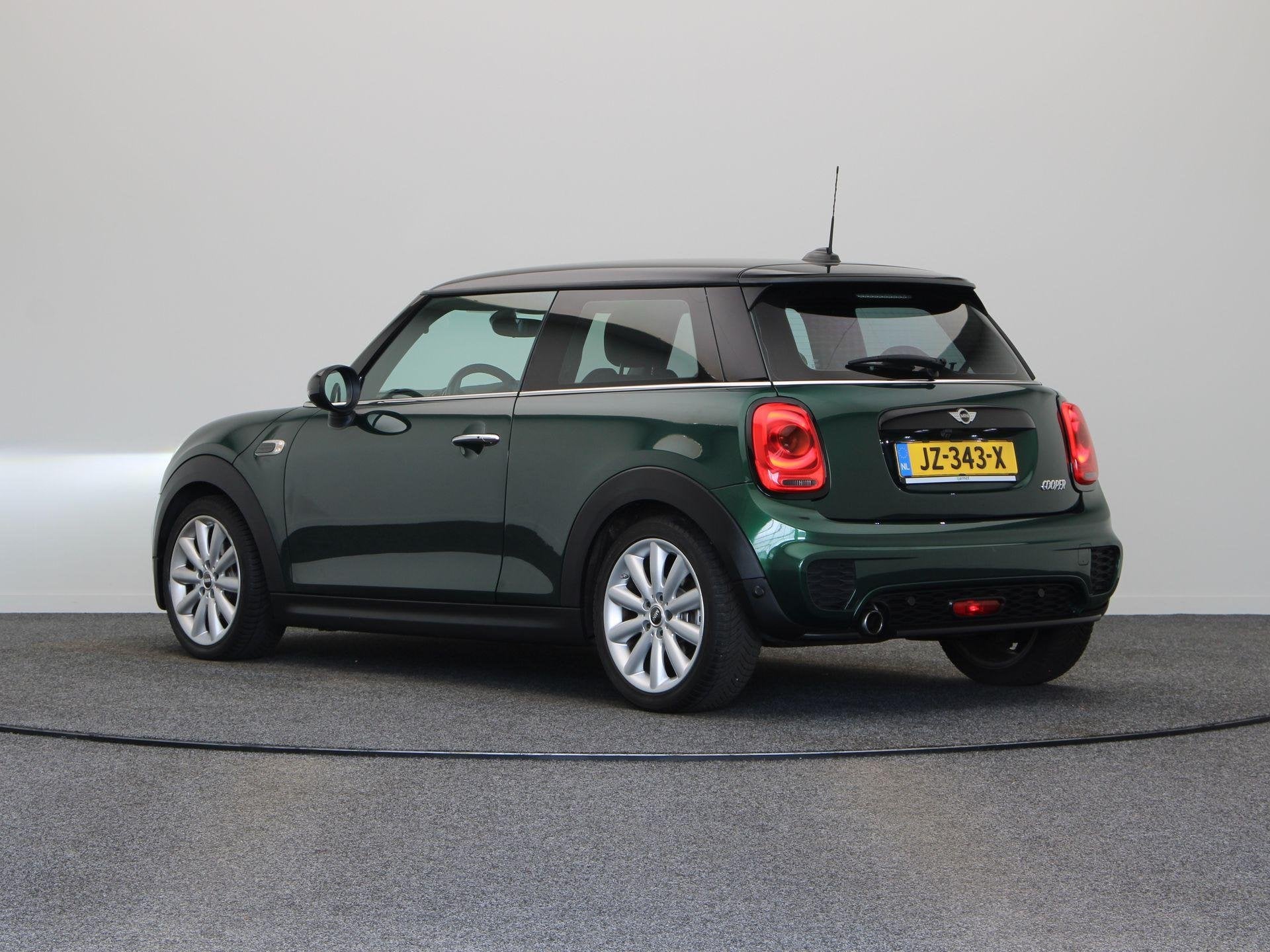 MINI 3-Deurs 1.5 Cooper Serious Business | Sportstoelen | Sp, Auto's, Mini, Voorwielaandrijving, Gebruikt, 4 stoelen, 49 €/maand
