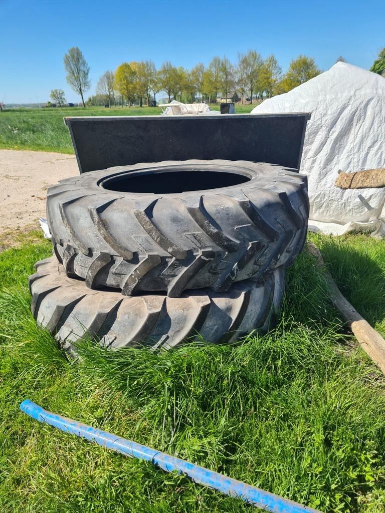 2 Grote speelbanden voor zandbak of tuin, Ophalen, Gebruikt