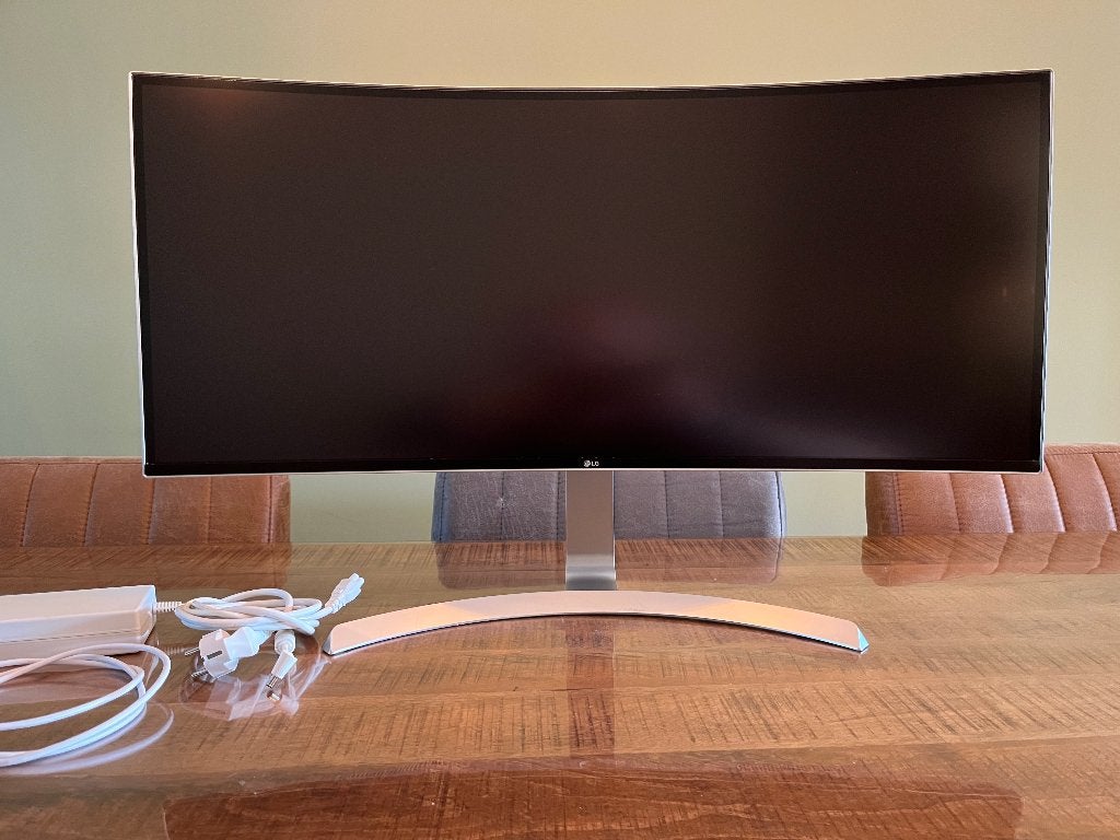 LG 34UC99-W Curved UltraWide Monitor QHD, Gebruikt, IPS, Hoofdtelefoonaansluiting, Quad HD (2K)