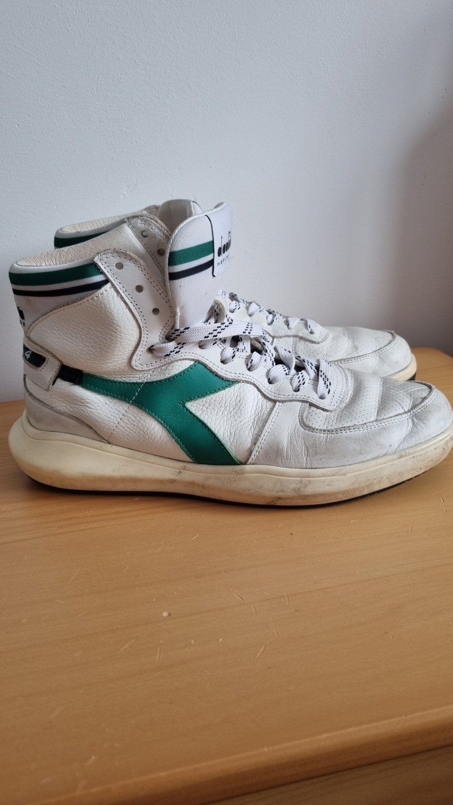 Diadora Heritage Sneakers - Wit met Groen, Wit, Ophalen of Verzenden, Sneakers of Gympen, Gedragen