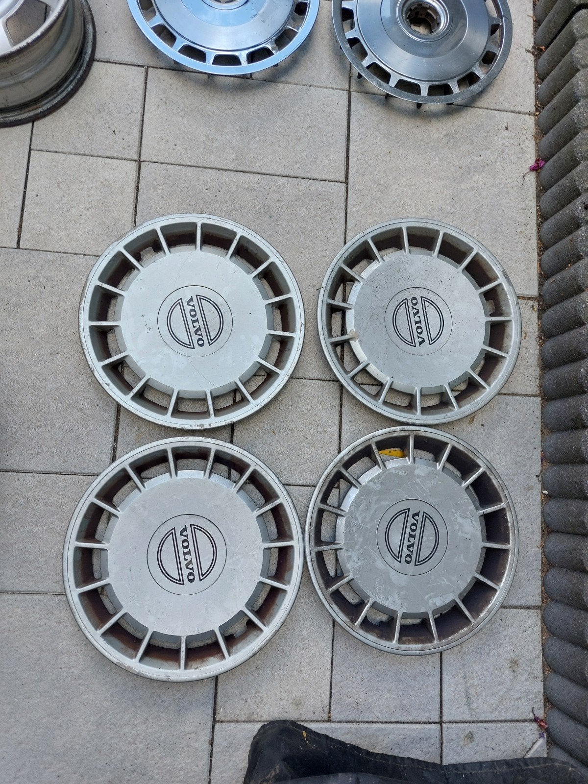 Set wieldoppen voor Volvo 240 / 740, Ophalen, Gebruikt
