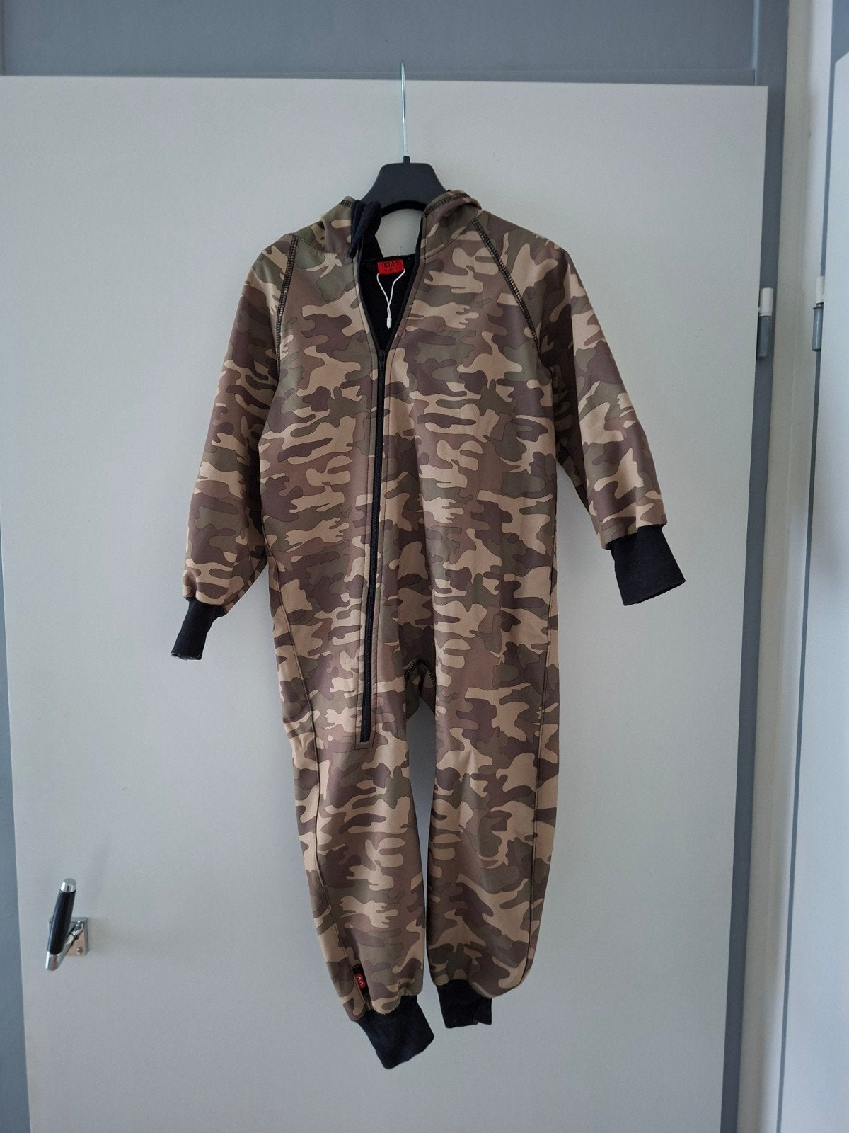 IELM Wind- en Waterdicht speelpak Camouflage Maat 104, Jongen of Meisje, Zo goed als nieuw, Setje, Ophalen