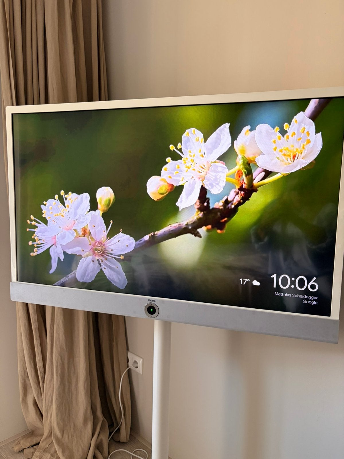 Loewe Connect ID 46 – Wit/Zilver – Inclusief standaard., Ophalen, LED, Zo goed als nieuw, 100 Hz