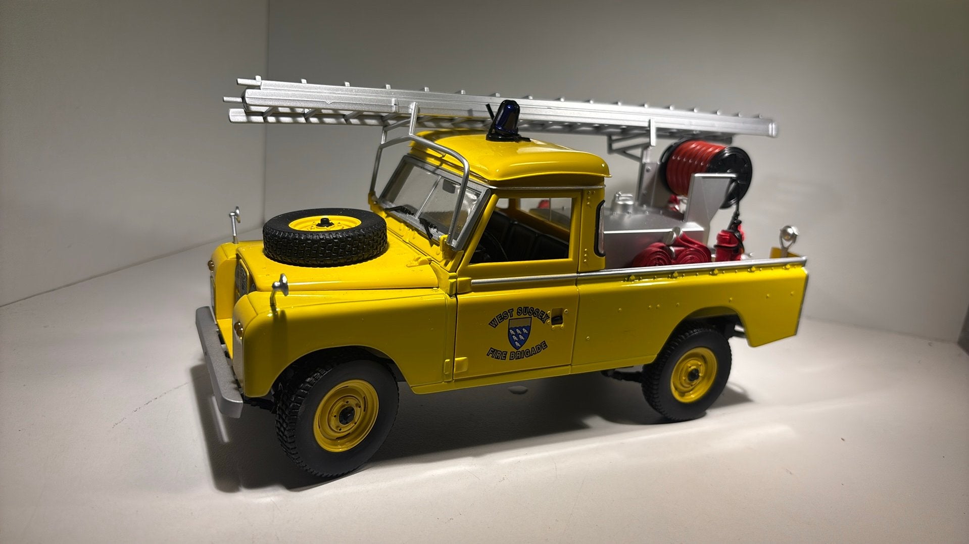 Land rover serie 2 west sussex fire brigade 1.18, Overige merken, Ophalen of Verzenden, A, A
