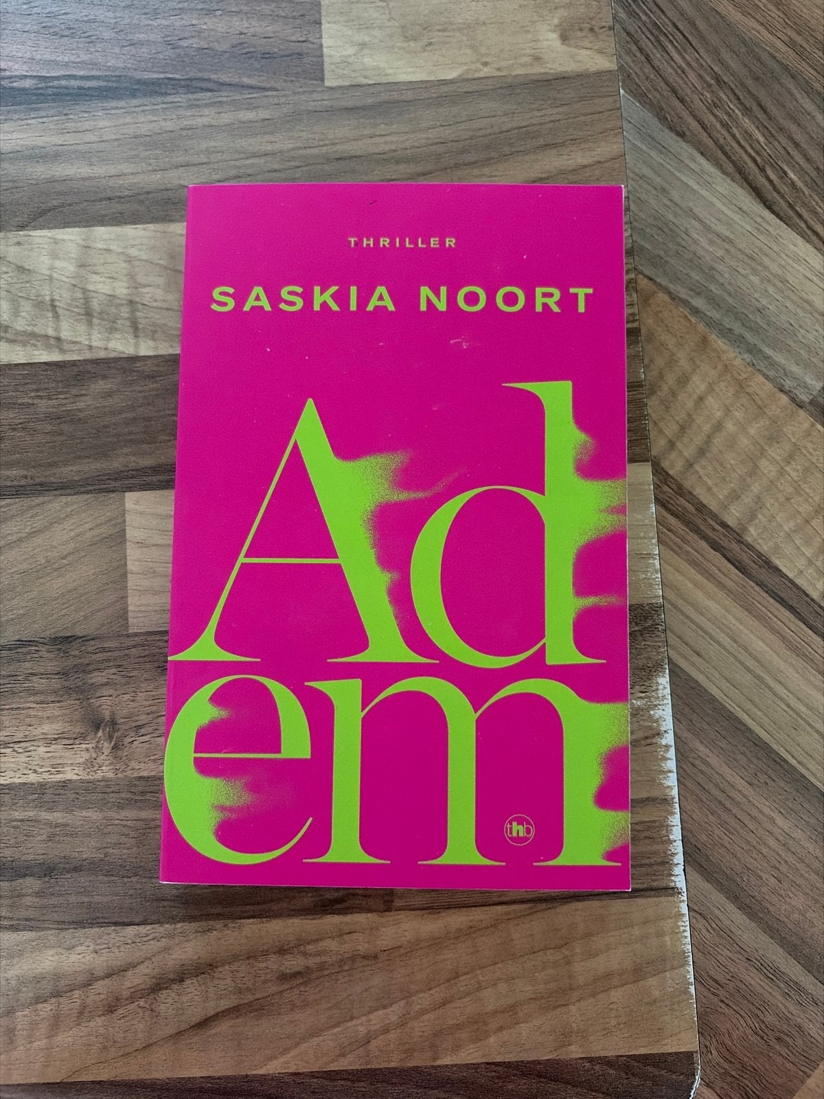 Adem - Saskia Noort (Thriller), Boeken, Ophalen of Verzenden, Zo goed als nieuw, Nederland
